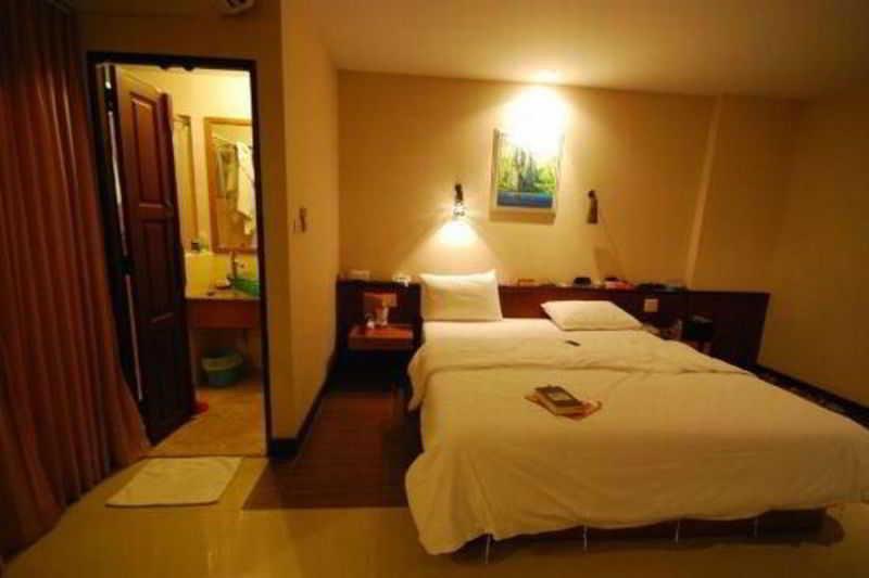 Ploen Chaweng By Tolani Hotel Exterior photo